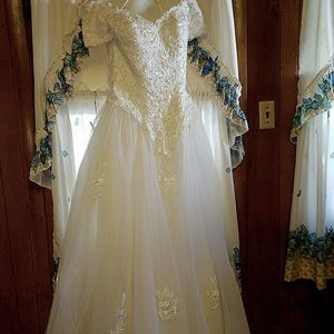 Wedding dress